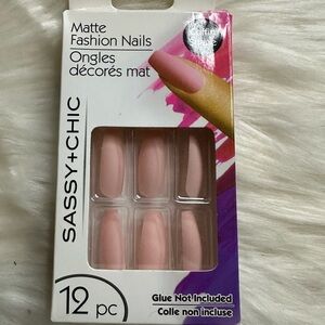 🩷5/$10 Sassy+Chic Matte Fashion Nails